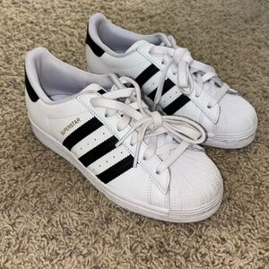Adidas Superstar Women’s Size 5 1/2